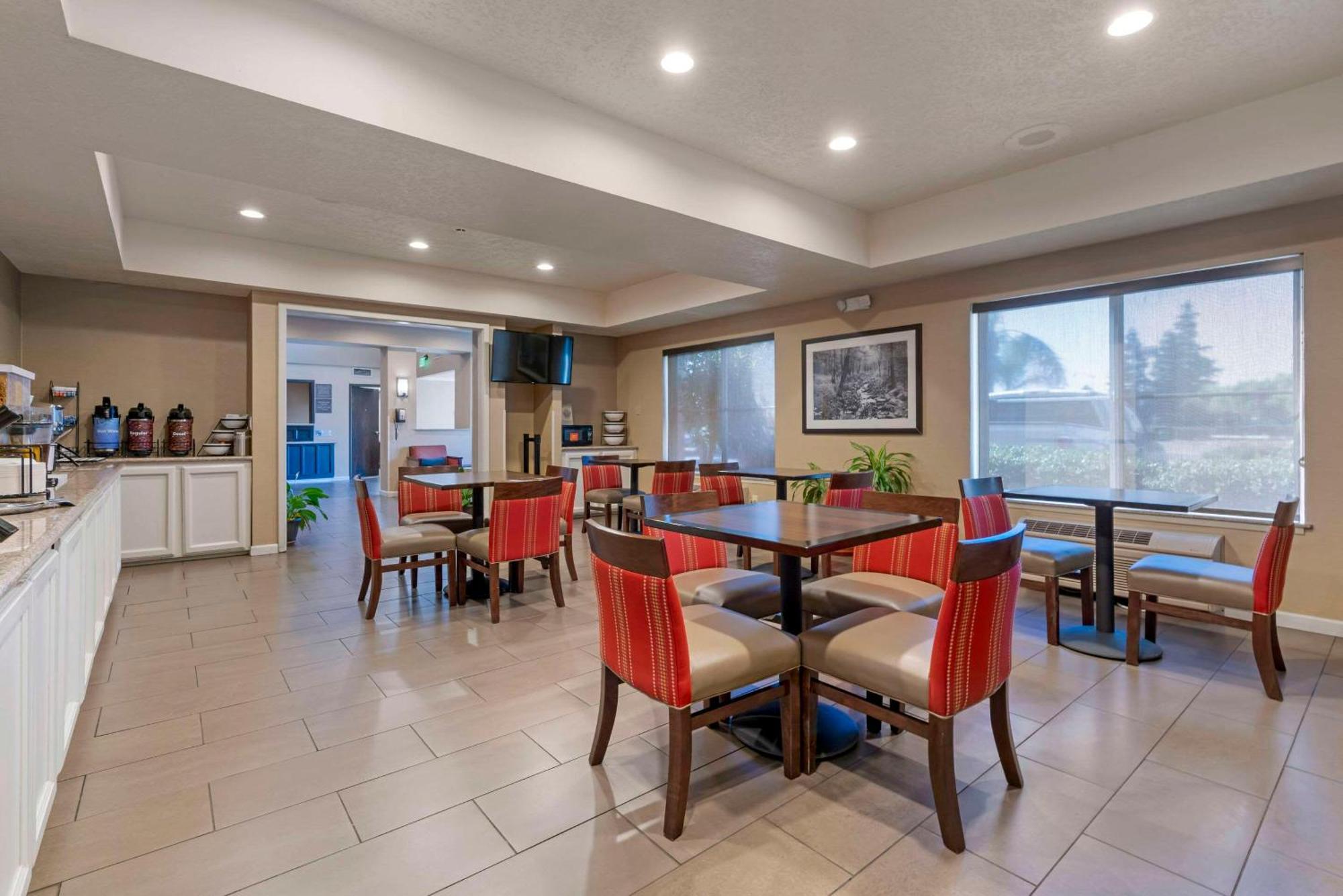Comfort Inn Lathrop Stockton Airport Экстерьер фото