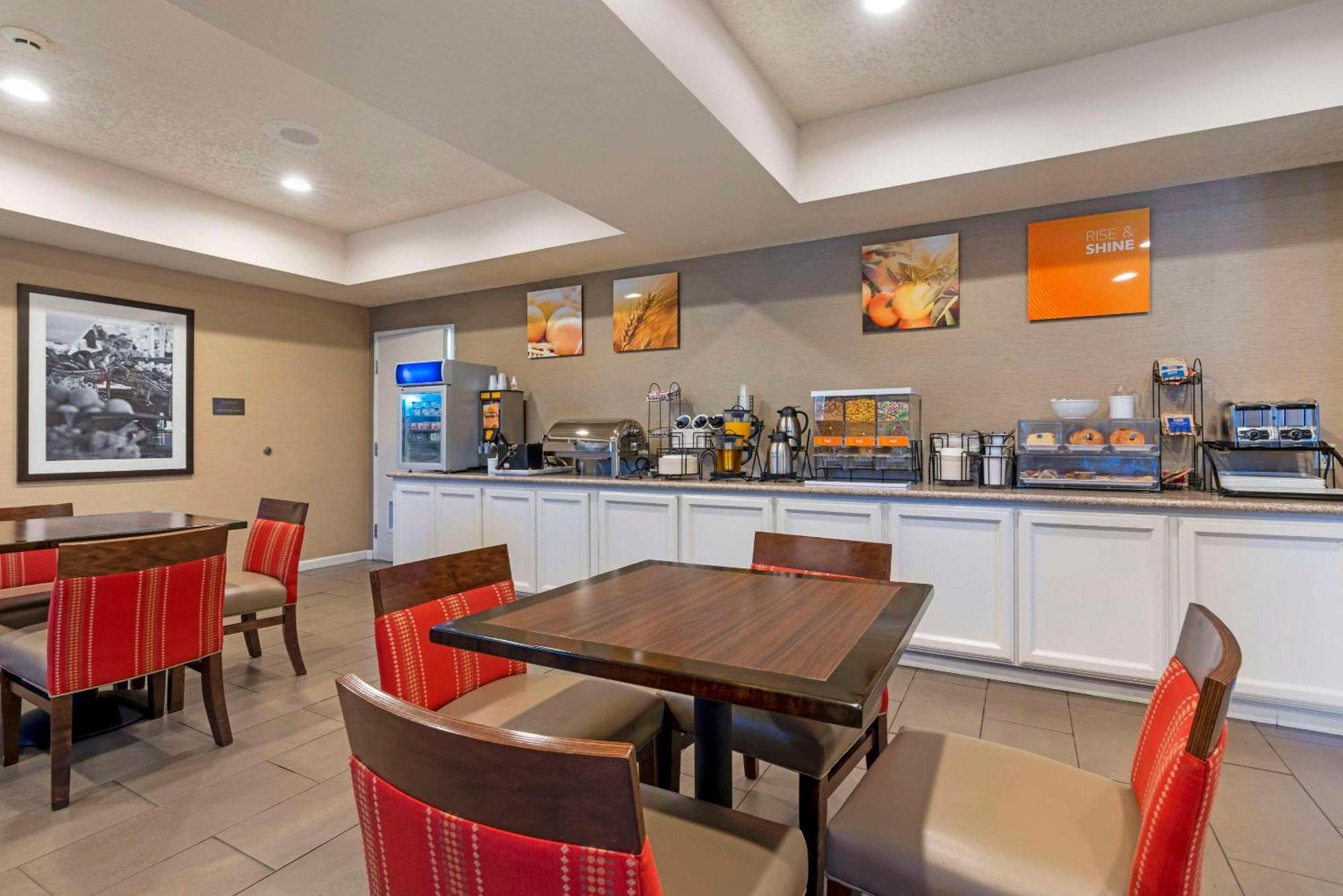 Comfort Inn Lathrop Stockton Airport Экстерьер фото