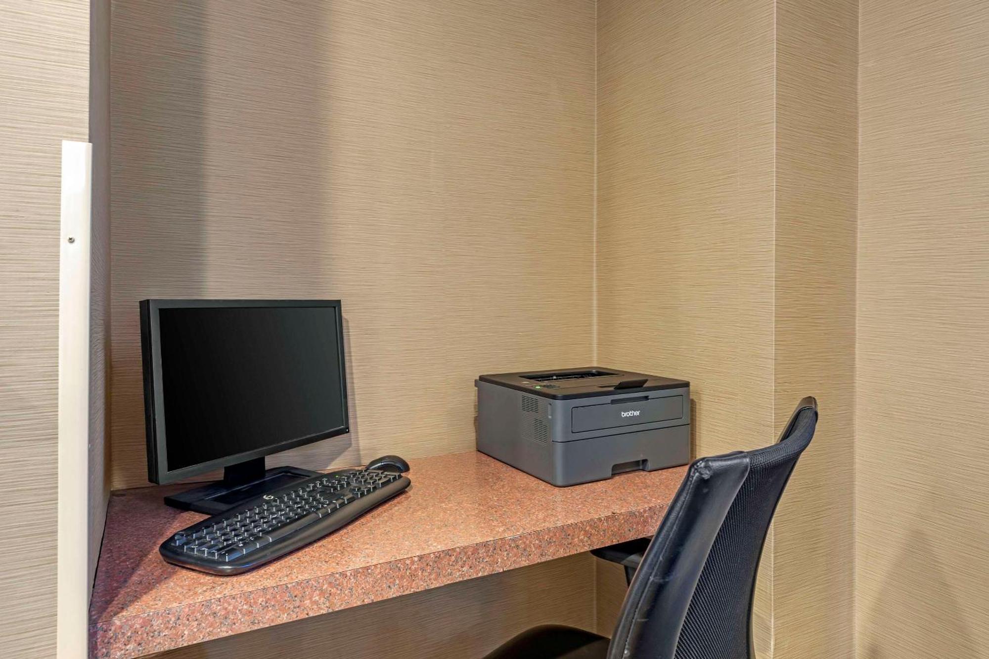 Comfort Inn Lathrop Stockton Airport Экстерьер фото