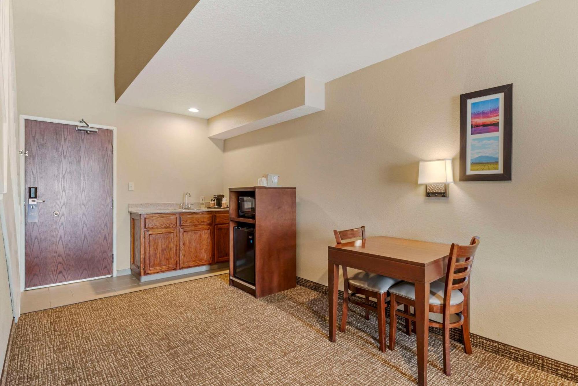 Comfort Inn Lathrop Stockton Airport Экстерьер фото