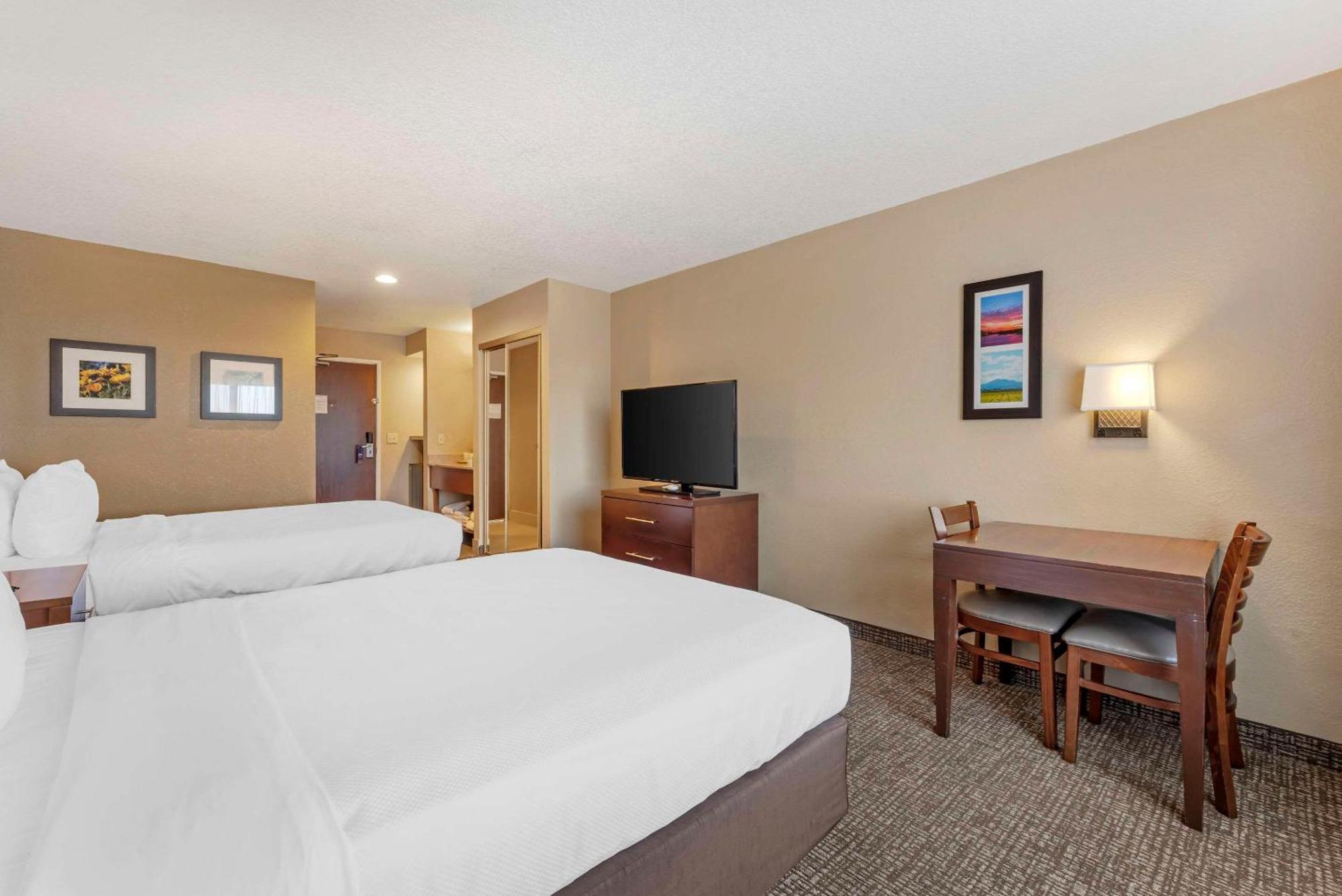 Comfort Inn Lathrop Stockton Airport Экстерьер фото