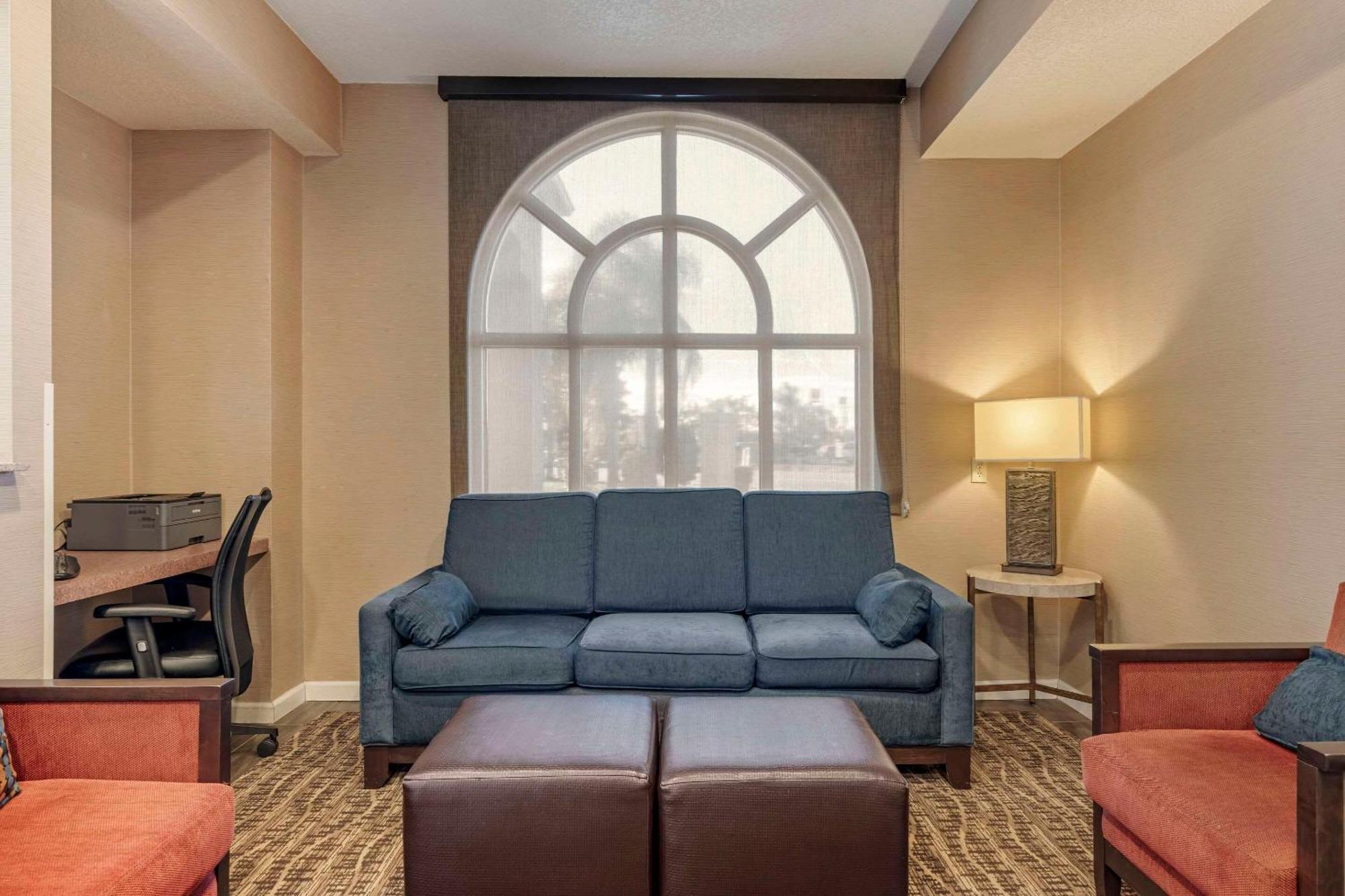 Comfort Inn Lathrop Stockton Airport Экстерьер фото