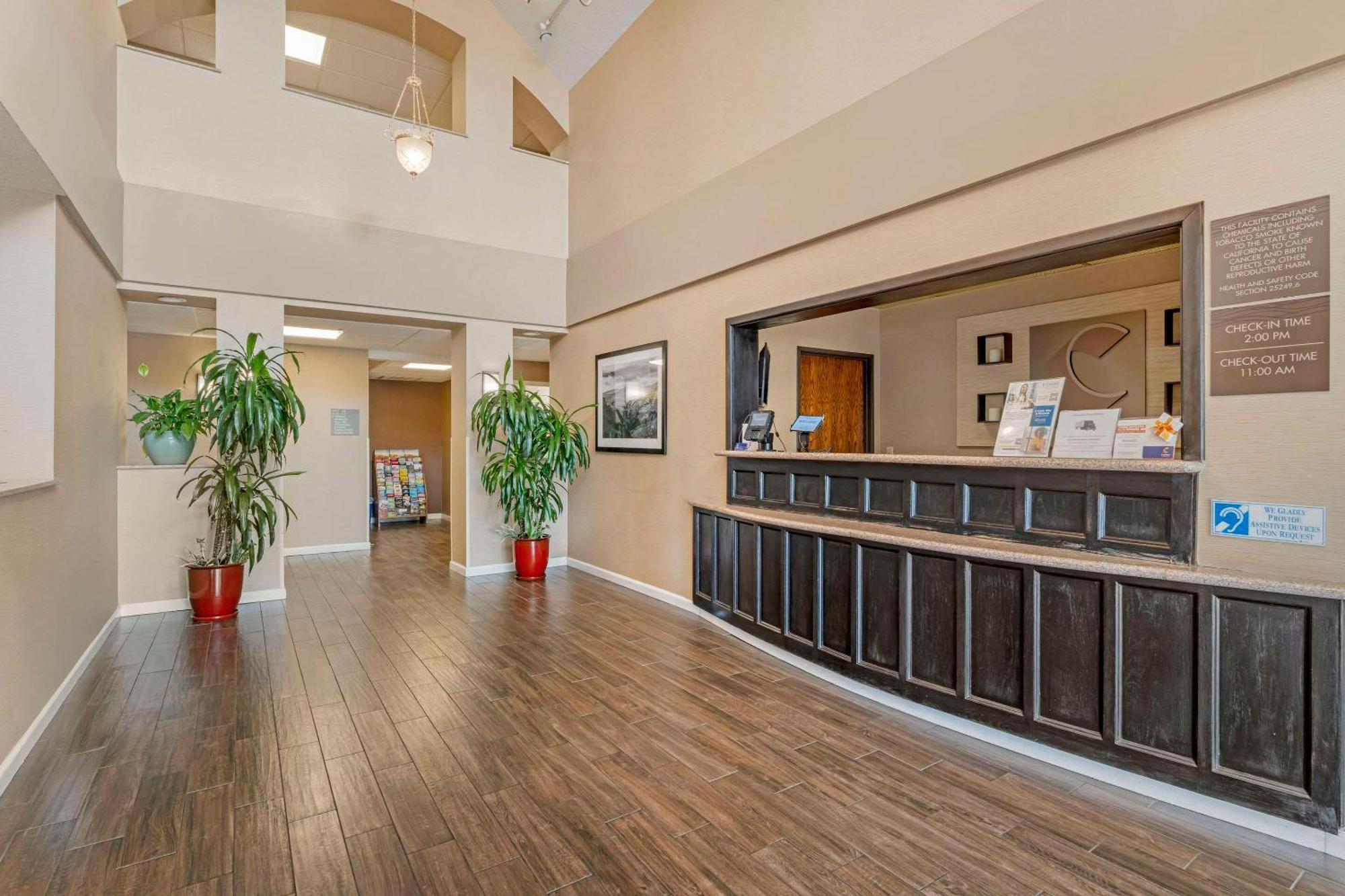 Comfort Inn Lathrop Stockton Airport Экстерьер фото